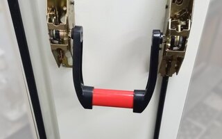 противопожарная дверь с системой антипаника