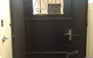 дверь для тамбура с замком